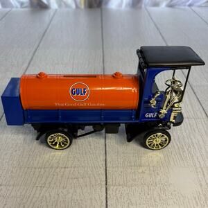 Vintage 1996 Ertl Gulf 1910 Mack Tanker Bank